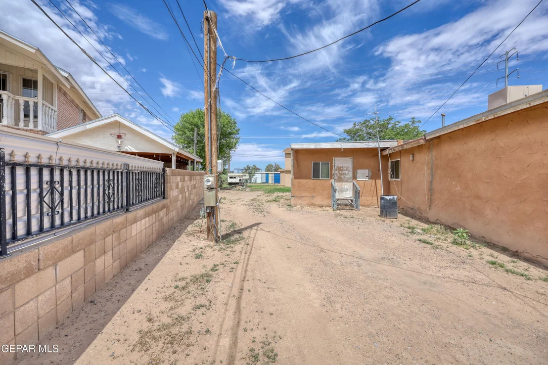 Photo of 7421 MINDORO Place