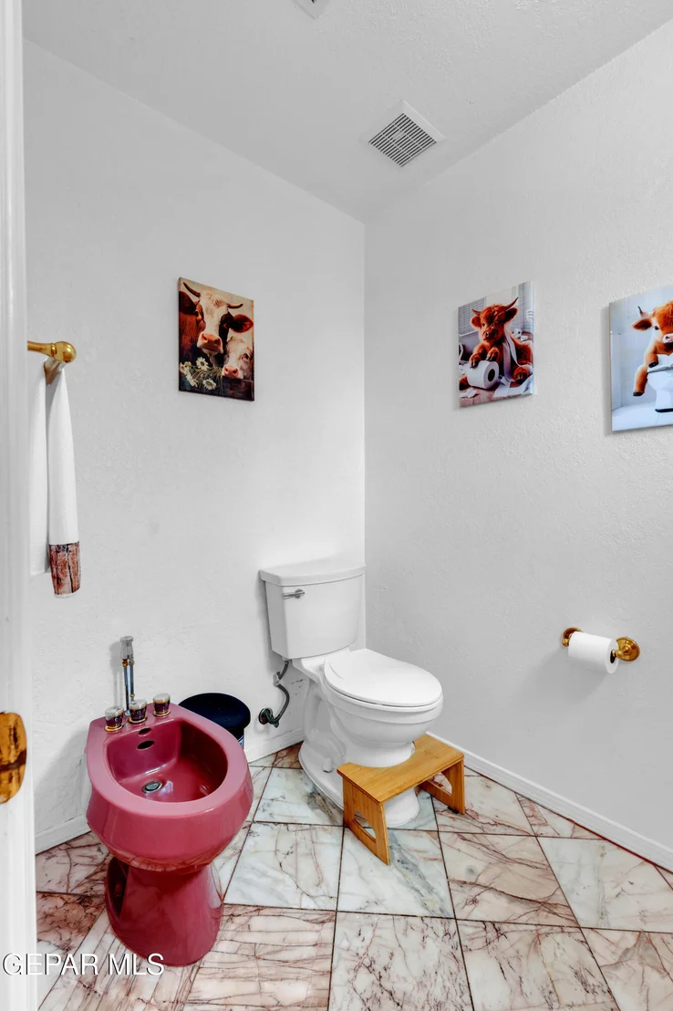 Photo of 425 VALPLANO Drive