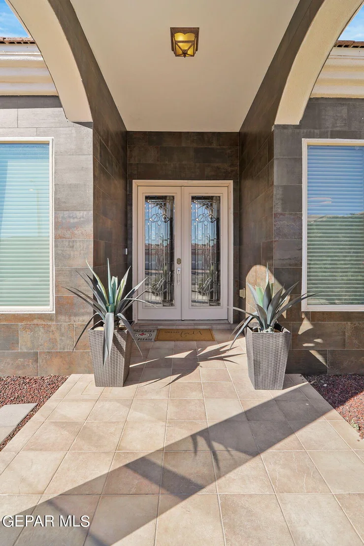 Photo of 6337 Franklin Bluff Dr Drive