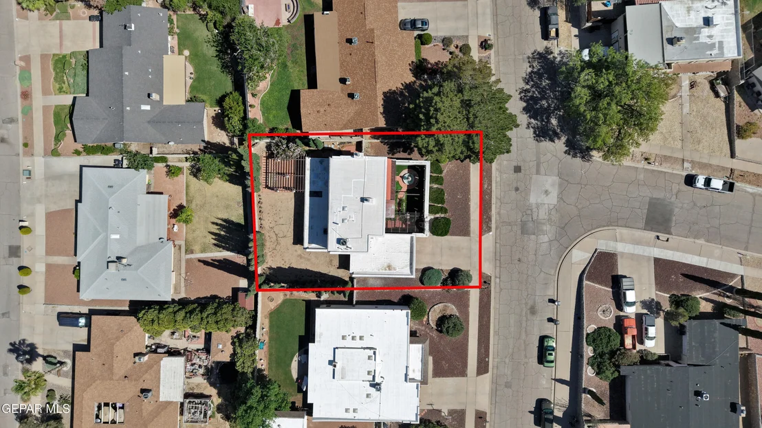 Photo of 425 VALPLANO Drive