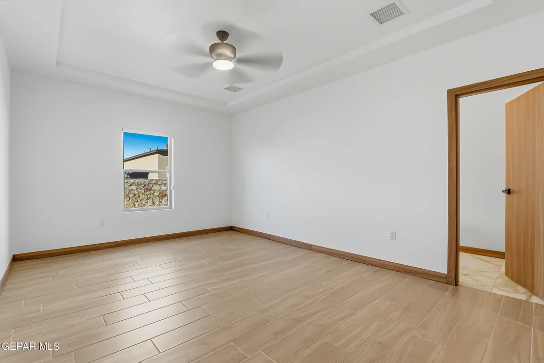 Photo of 945 Ada Lane