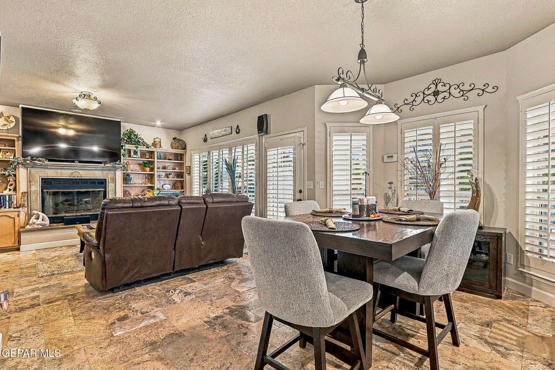 Photo of 1158 PINE RIDGE Way