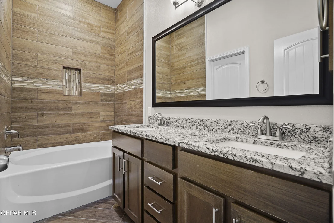 Photo of 6933 COPPER TOWN Drive