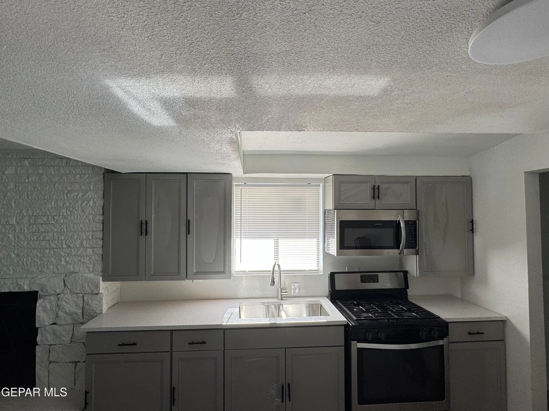 Photo of 331 CARNIVAL Drive