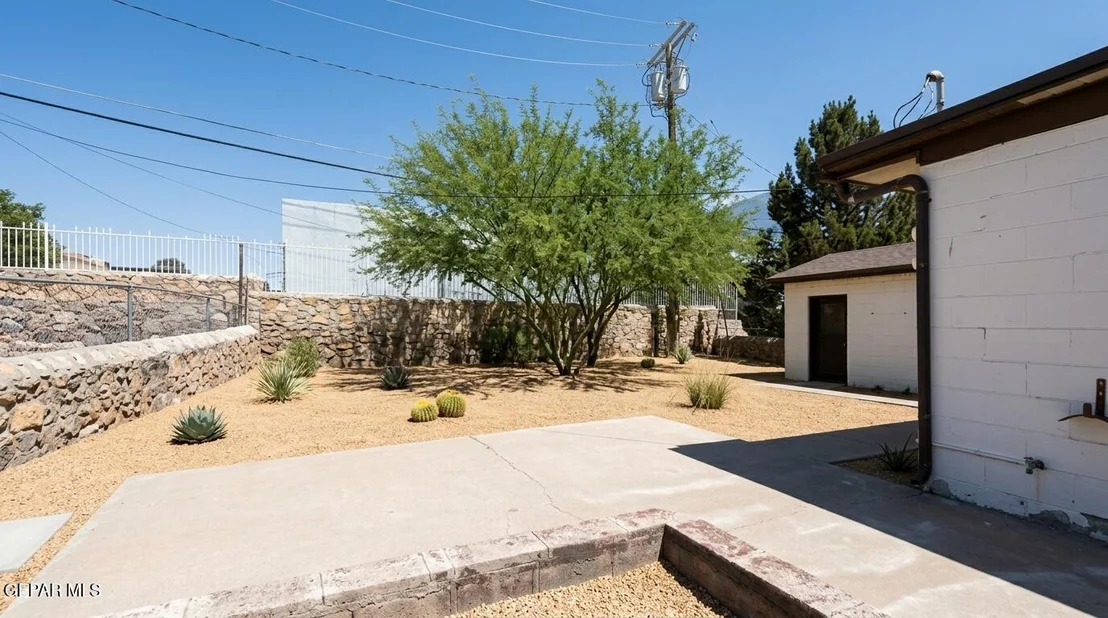 Photo of 816 CARDON Street