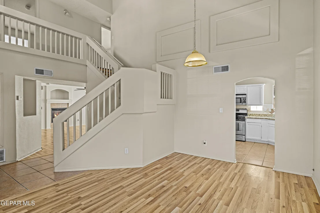 Photo of 10817 WALDEN POND Street