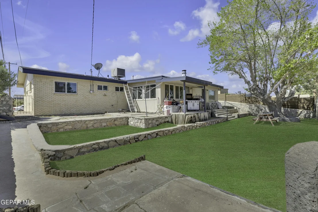 Photo of 9601 Selkirk Drive