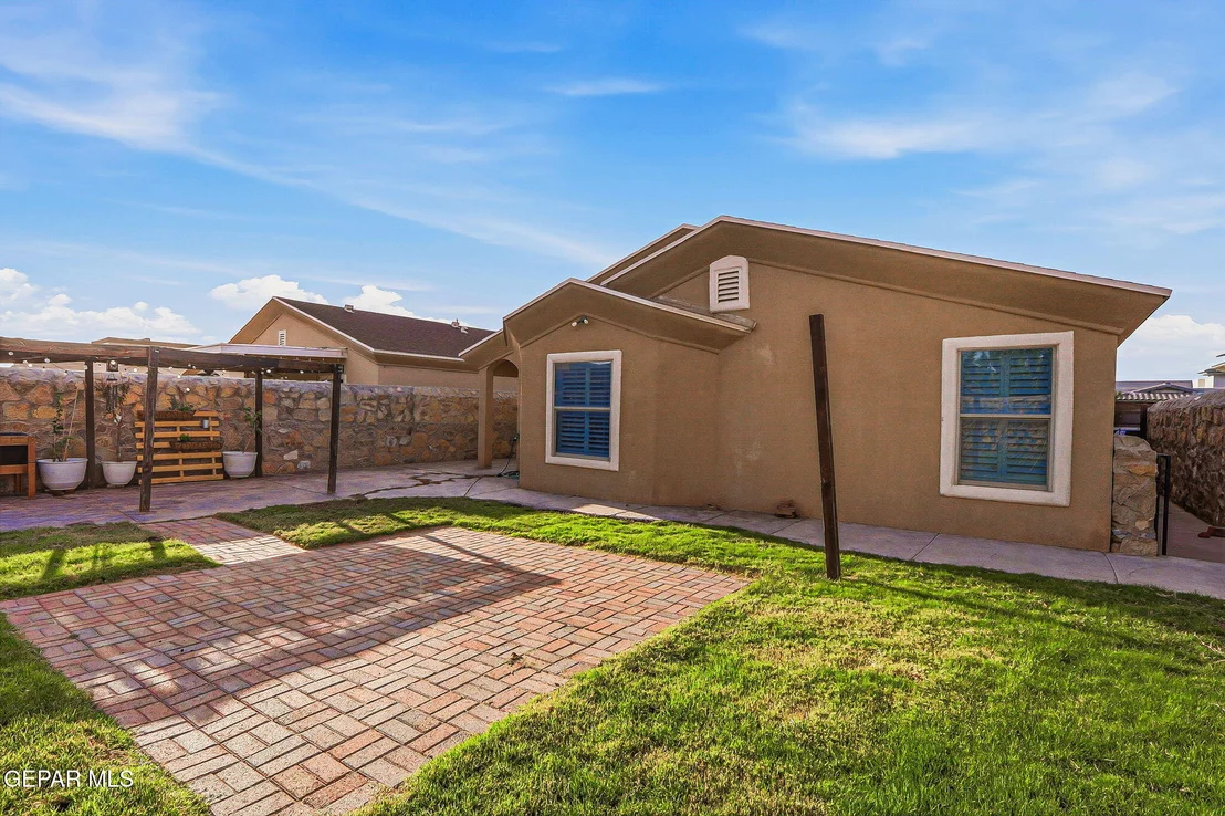 Photo of 14540 SMOKEY POINT Drive