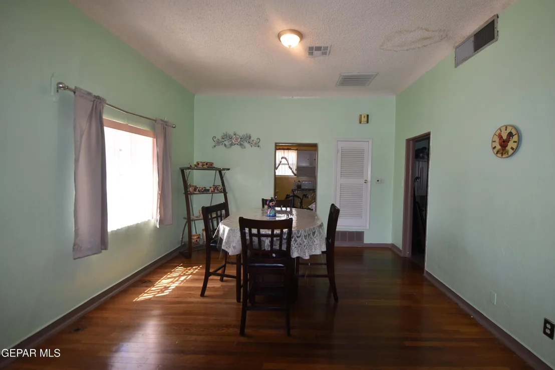 Photo of 1113 N Octavia Street