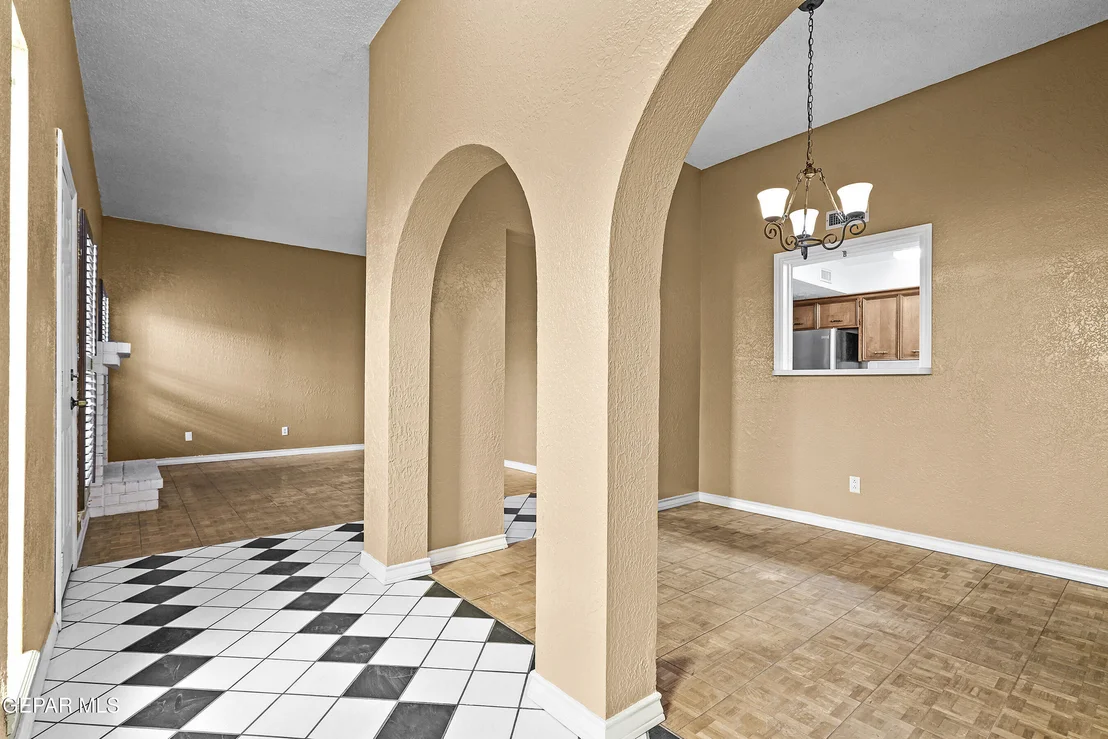 Photo of 334 Thunderbird Drive