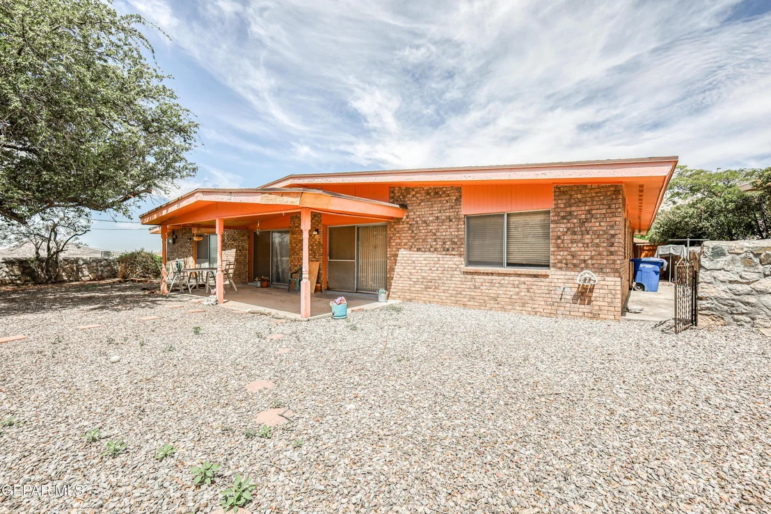 Photo of 220 MOONGLOW Drive
