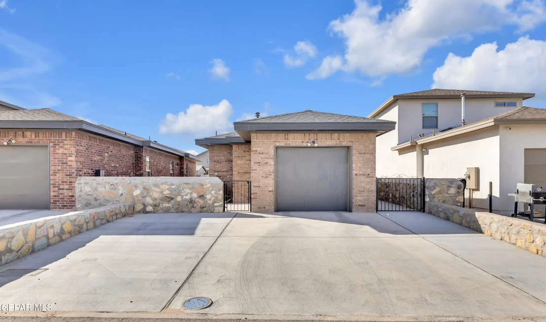 Photo of 4580 MARK AVIZO Street