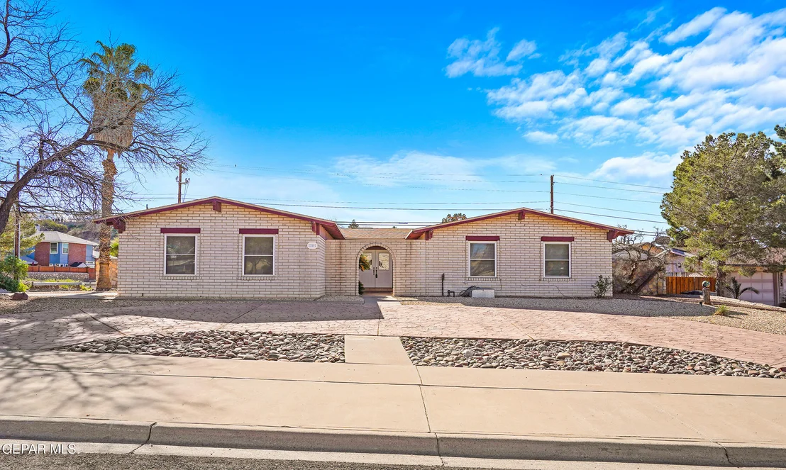 Photo of 700 DE LEON Drive