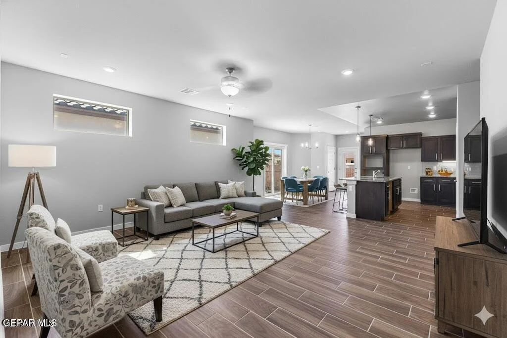 Photo of 937 Nayland Place