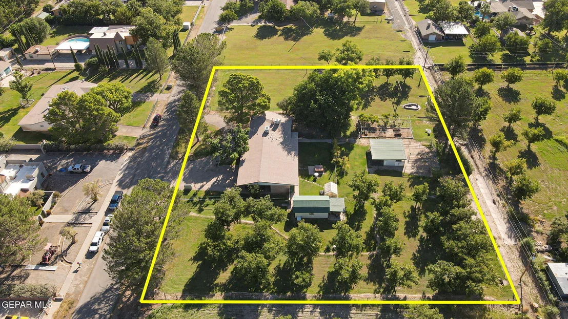 Photo of 136 LAURA GALE Drive