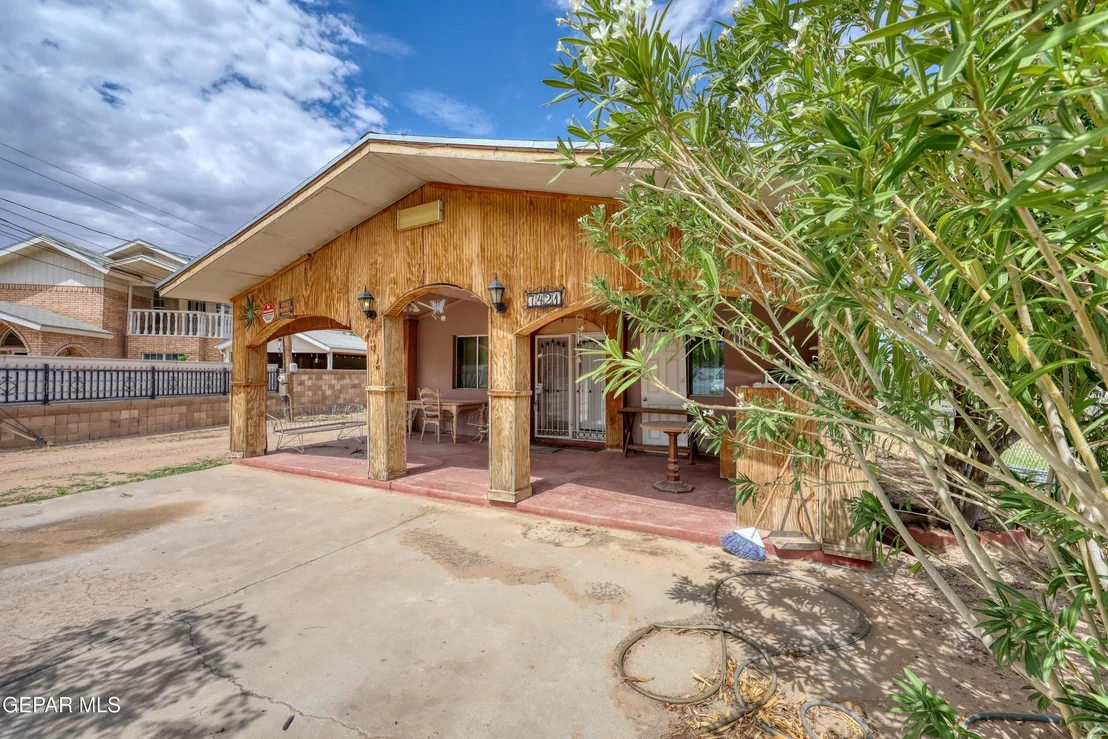 Photo of 7421 MINDORO Place