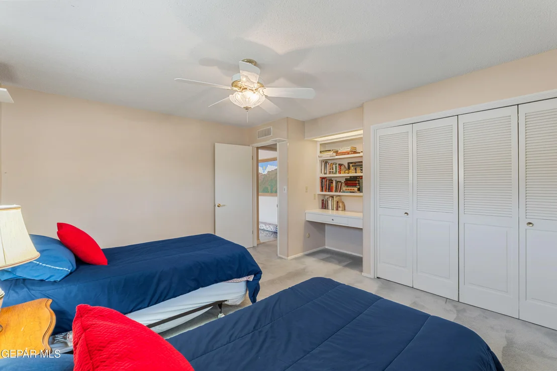Photo of 6233 Meteor Way
