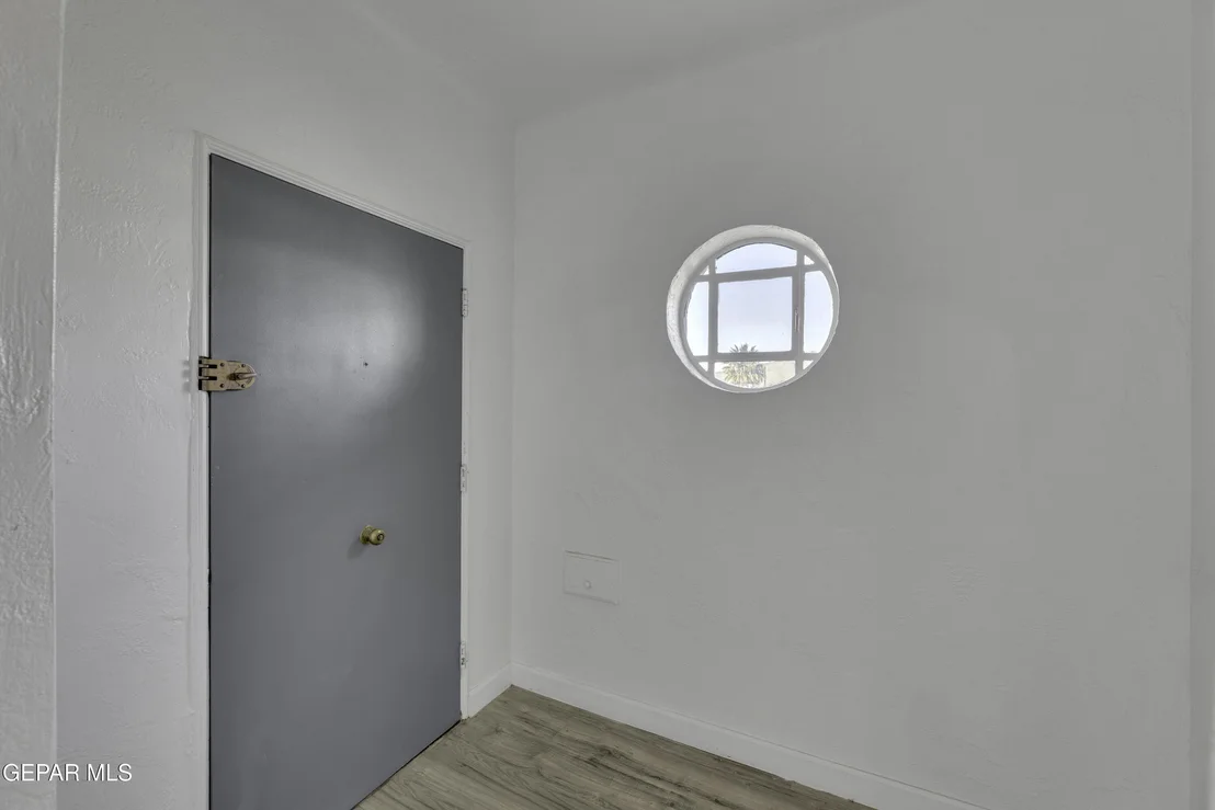 Photo of 2500 HAWLEY Circle