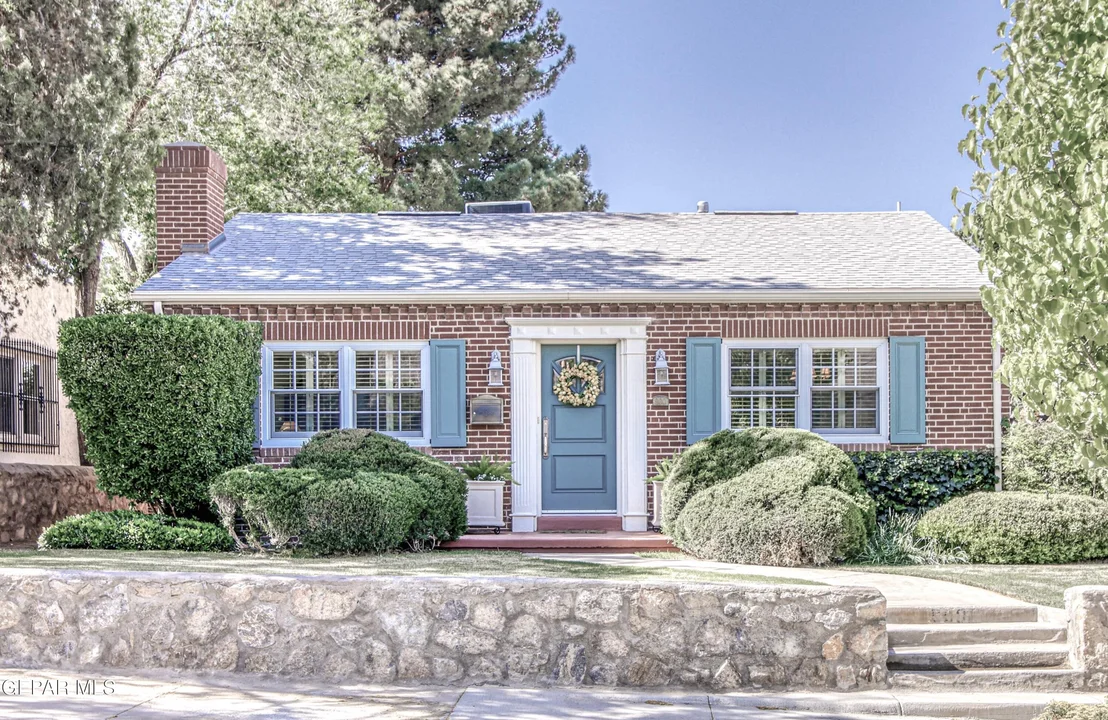Photo of 900 MCKELLIGON Drive