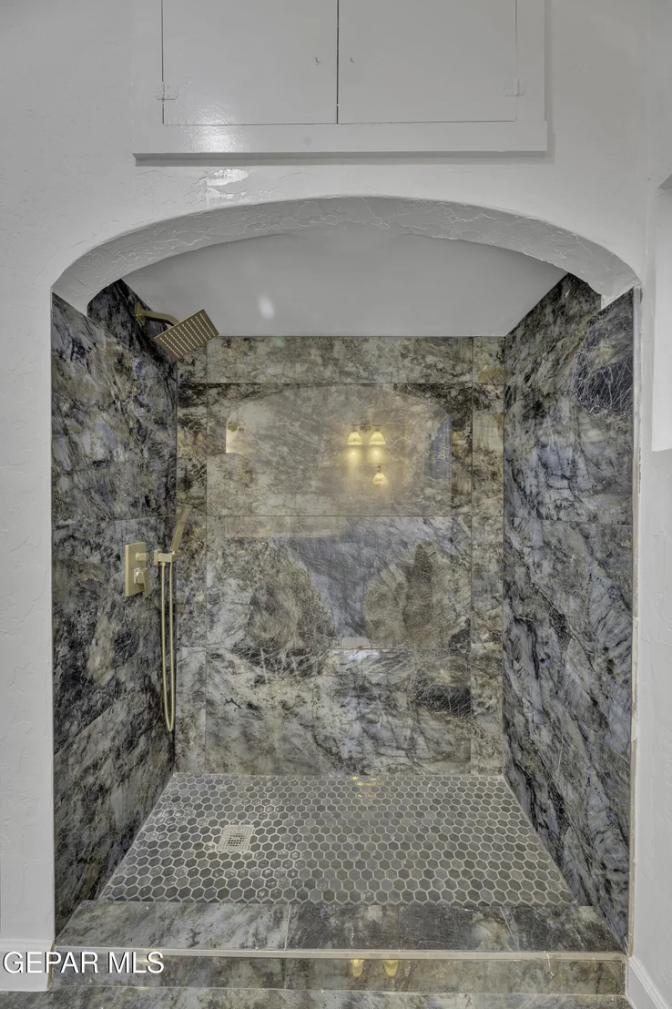 Photo of 2500 HAWLEY Circle