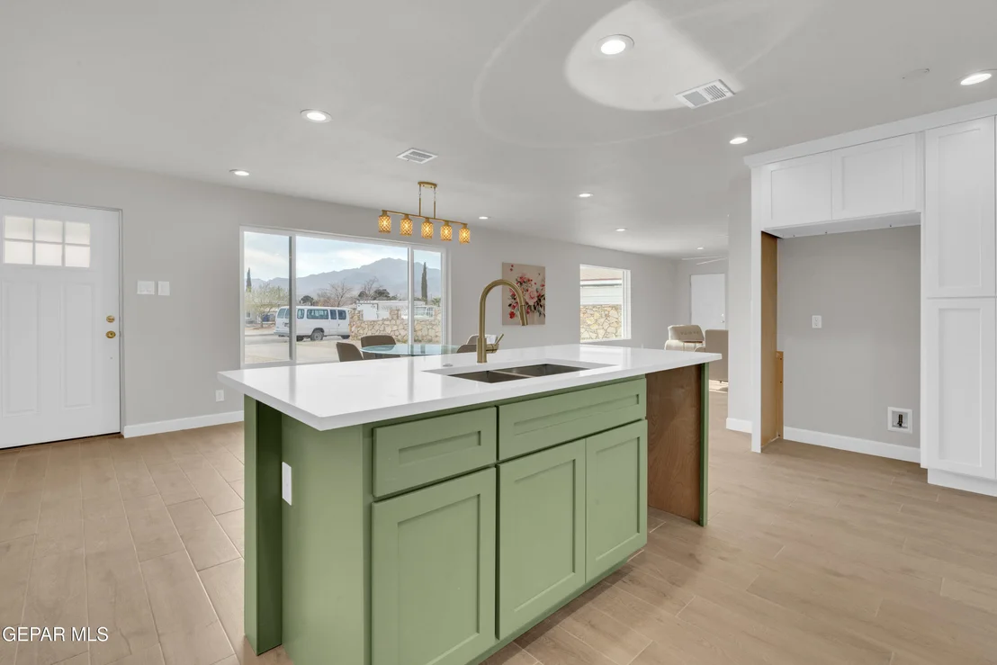 Photo of 9524 RALEIGH Drive