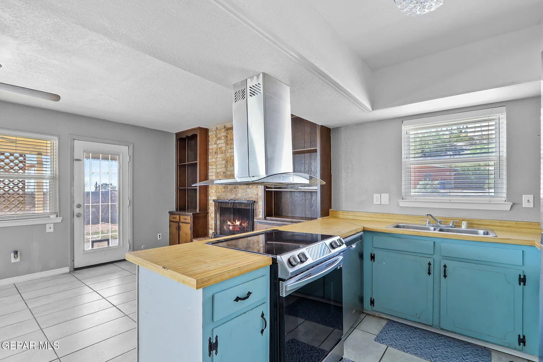 Photo of 237 MOONGLOW Drive