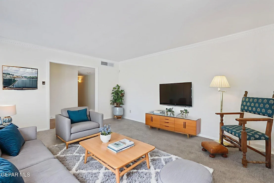 Photo of 745 Rinconada Lane