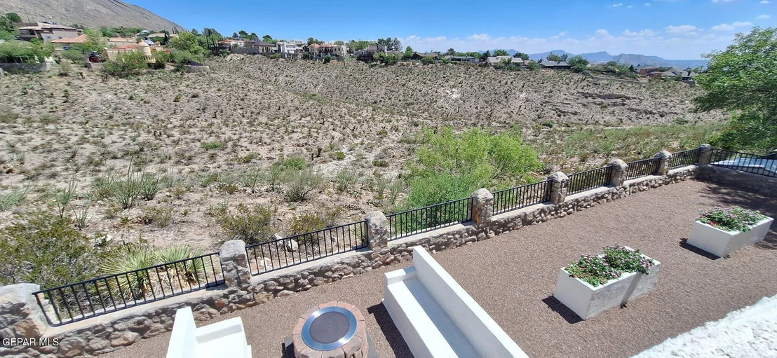 Photo of 656 MOONDALE Drive