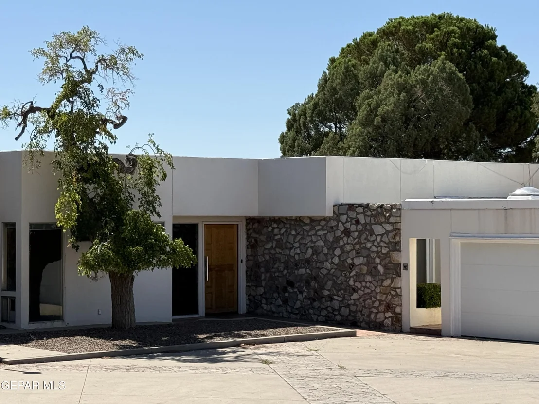 Photo of 912 THUNDERBIRD Drive