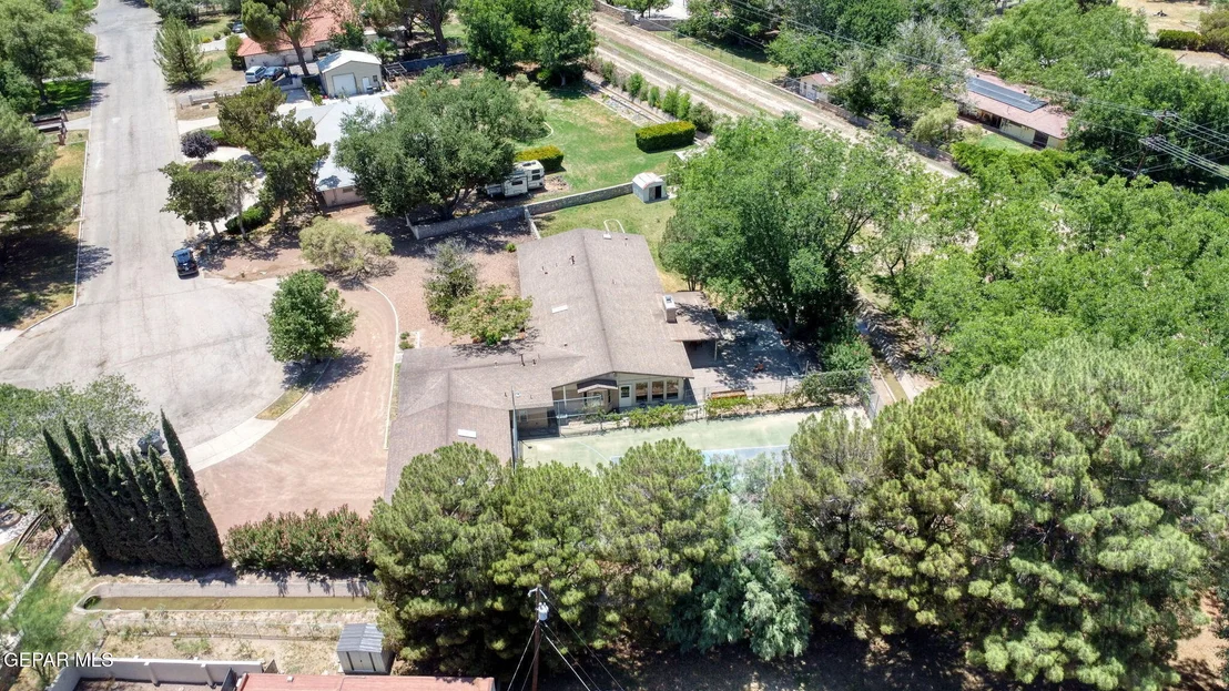 Photo of 713 LIVE OAK Drive