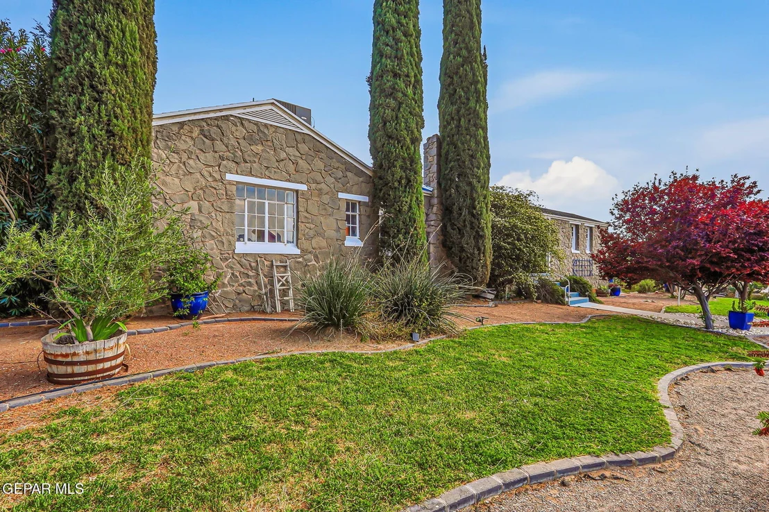 Photo of 700 E BALTIMORE Drive