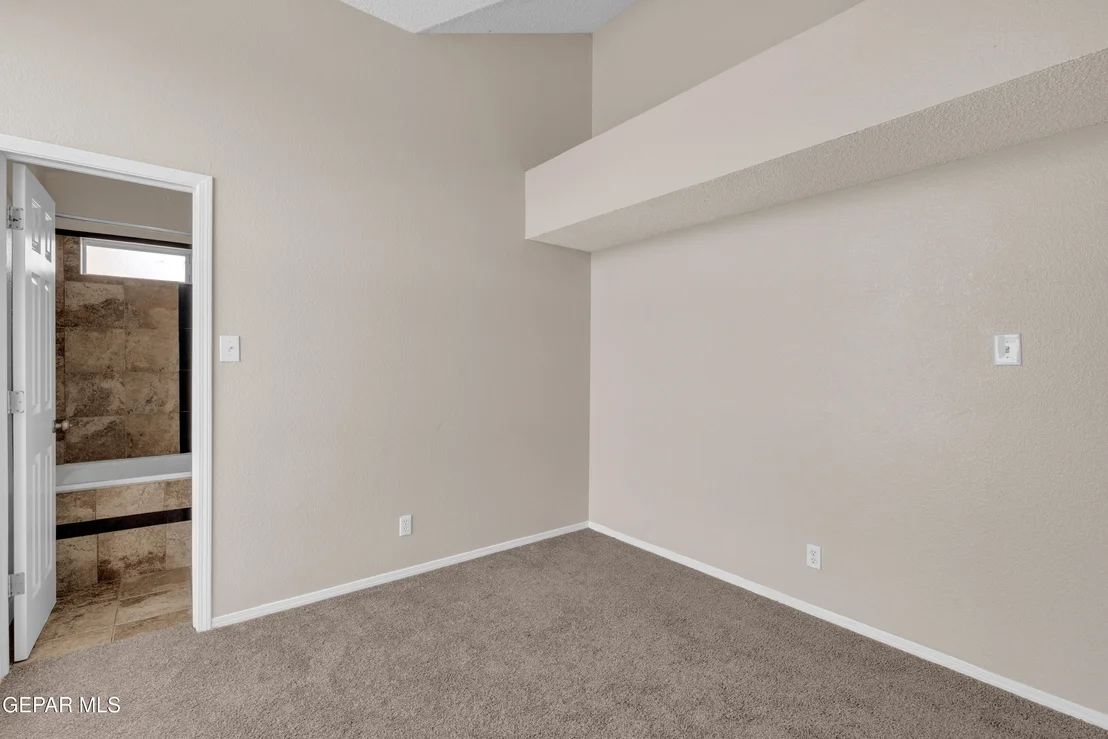 Photo of 5917 CHIPPENDALE Avenue