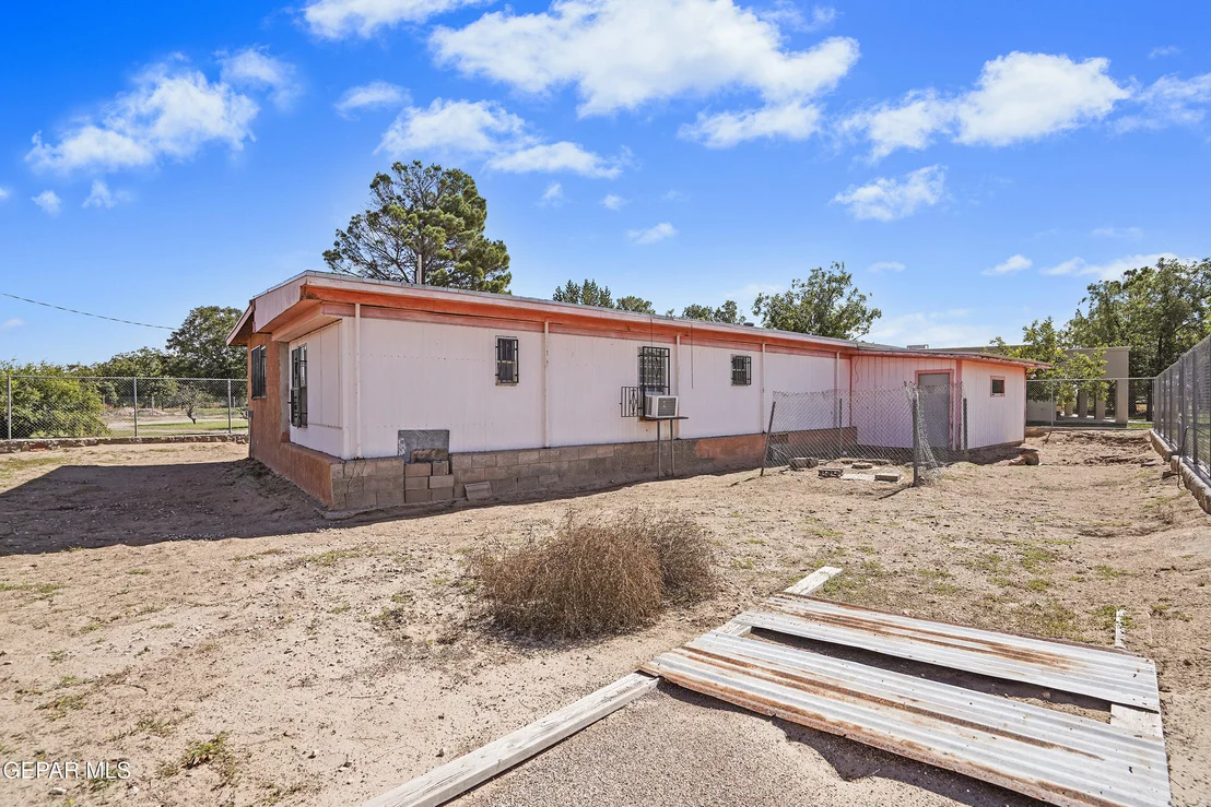Photo of 300 RUFFIAN Way