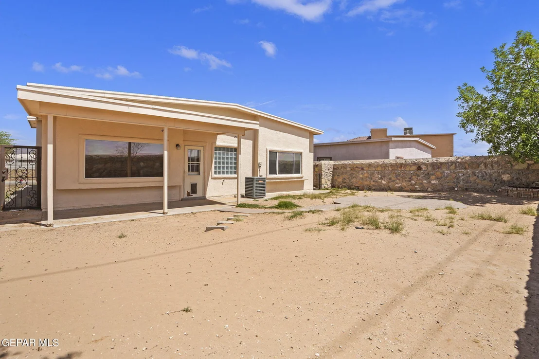 Photo of 813 Desert Bush Drive
