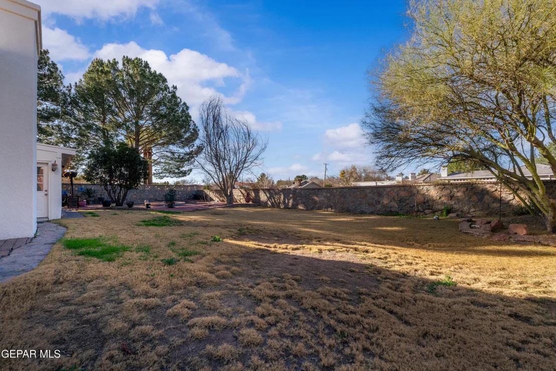 Photo of 721 WILLOW GLEN Drive