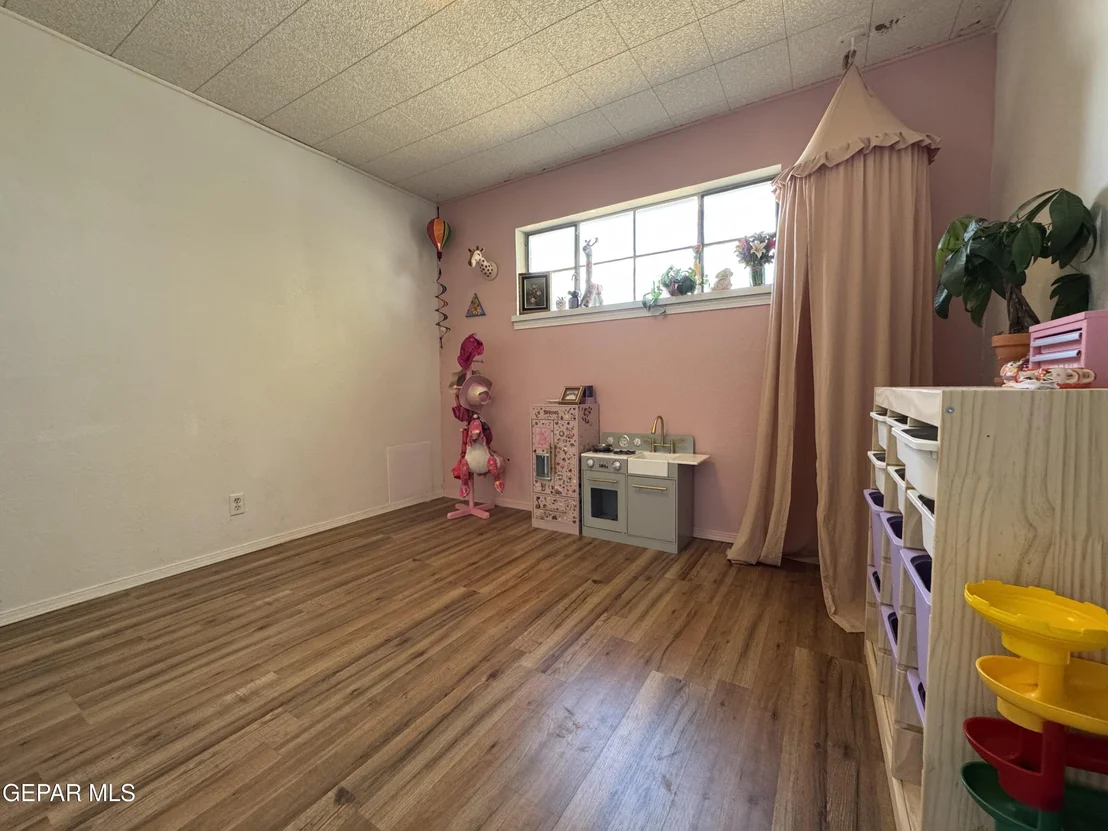 Photo of 3614 TITANIC Avenue