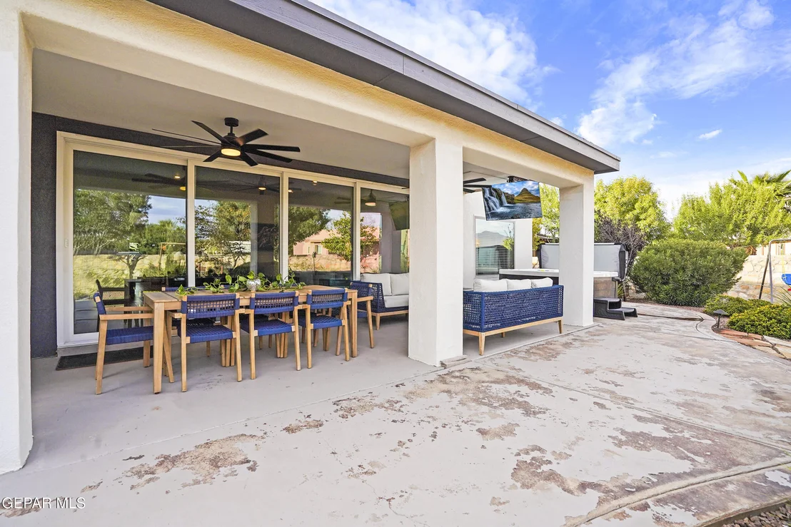 Photo of 5500 VALLEY OAK Drive