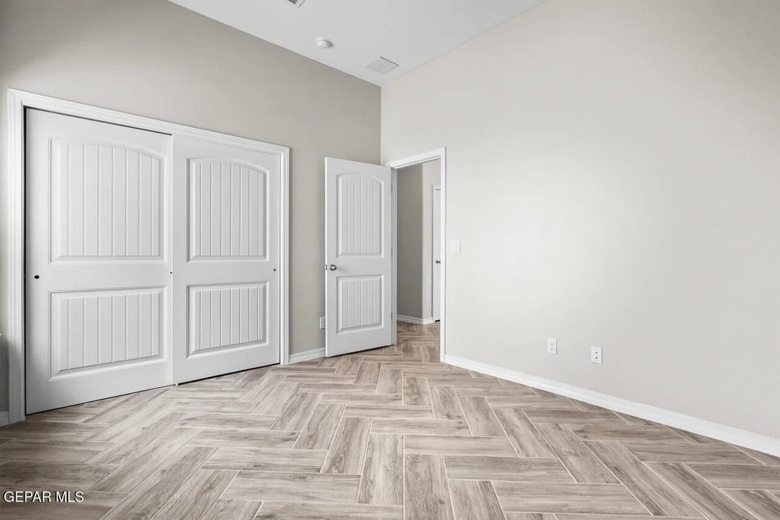 Photo of 965 CROOKED RIVER Drive