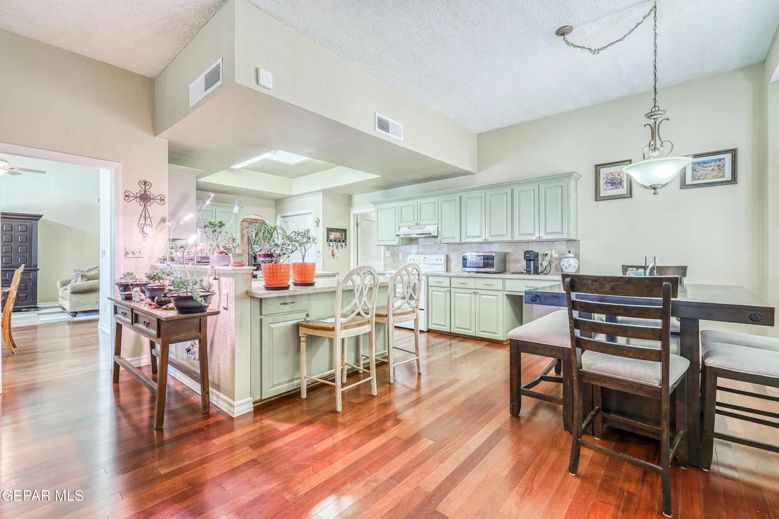 Photo of 7225 Rochester Drive