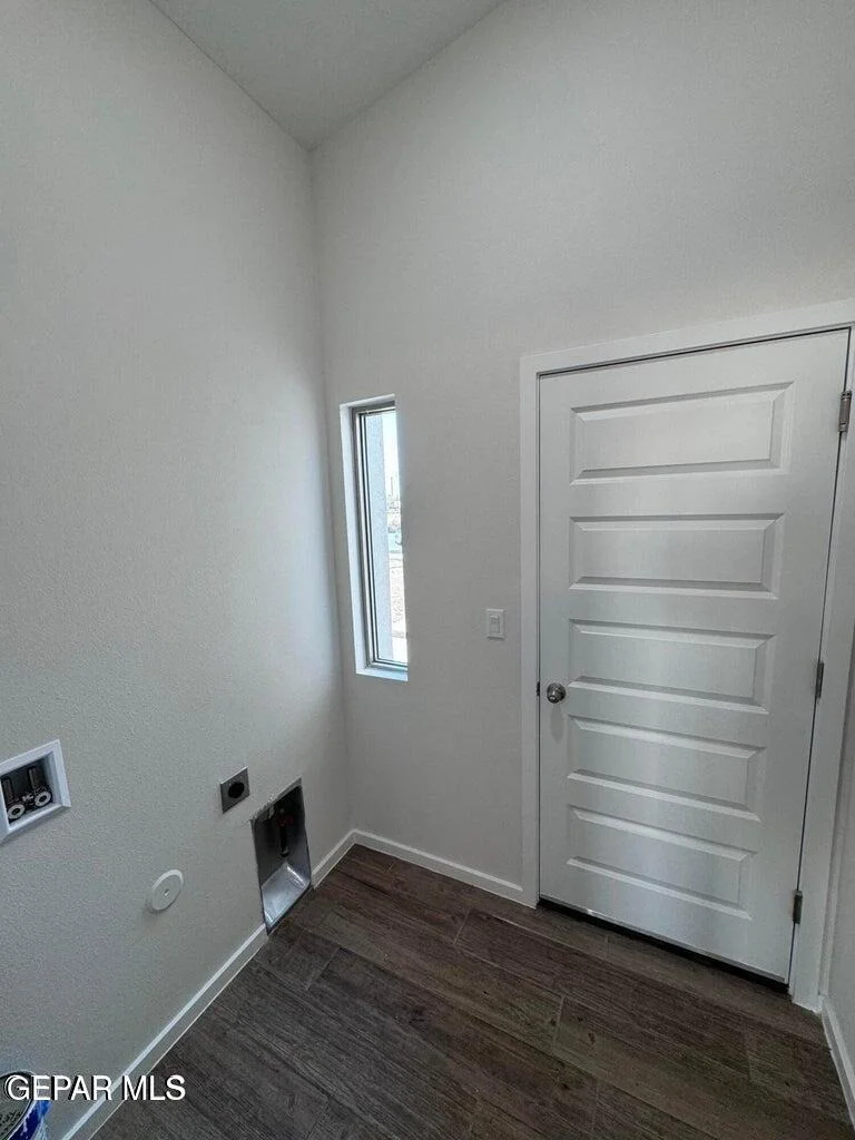 Photo of 975 Barbara Ave Avenue
