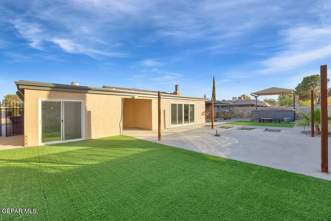 Photo of 3709 ROSLYN Drive