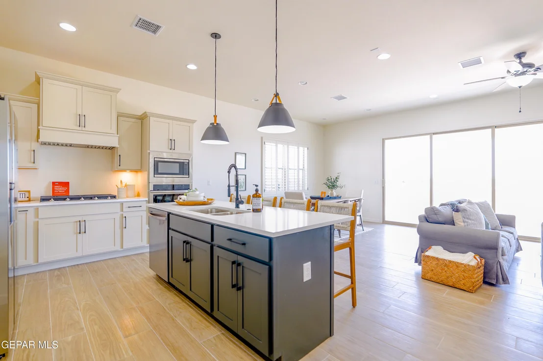 Photo of 13485 Emerald High Street
