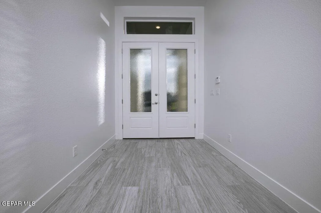Photo of 944 Nayland Place