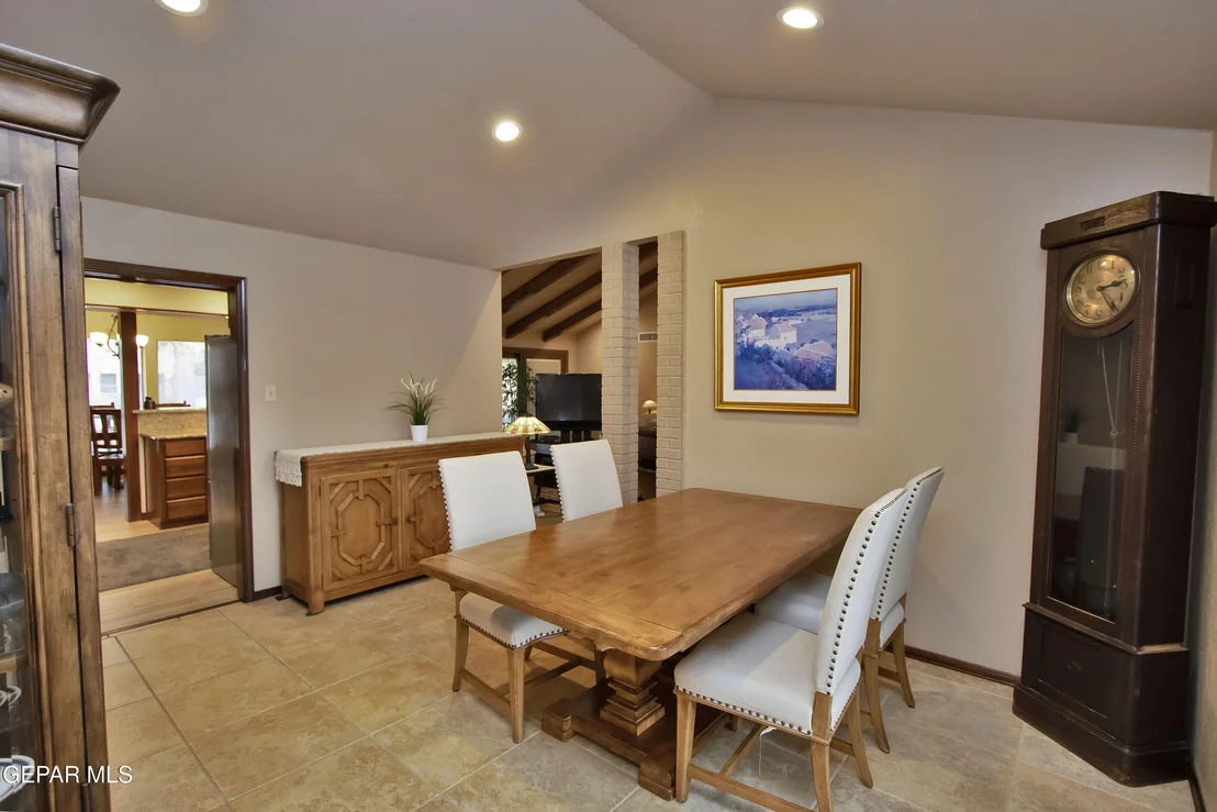 Photo of 308 Stotts Avenue