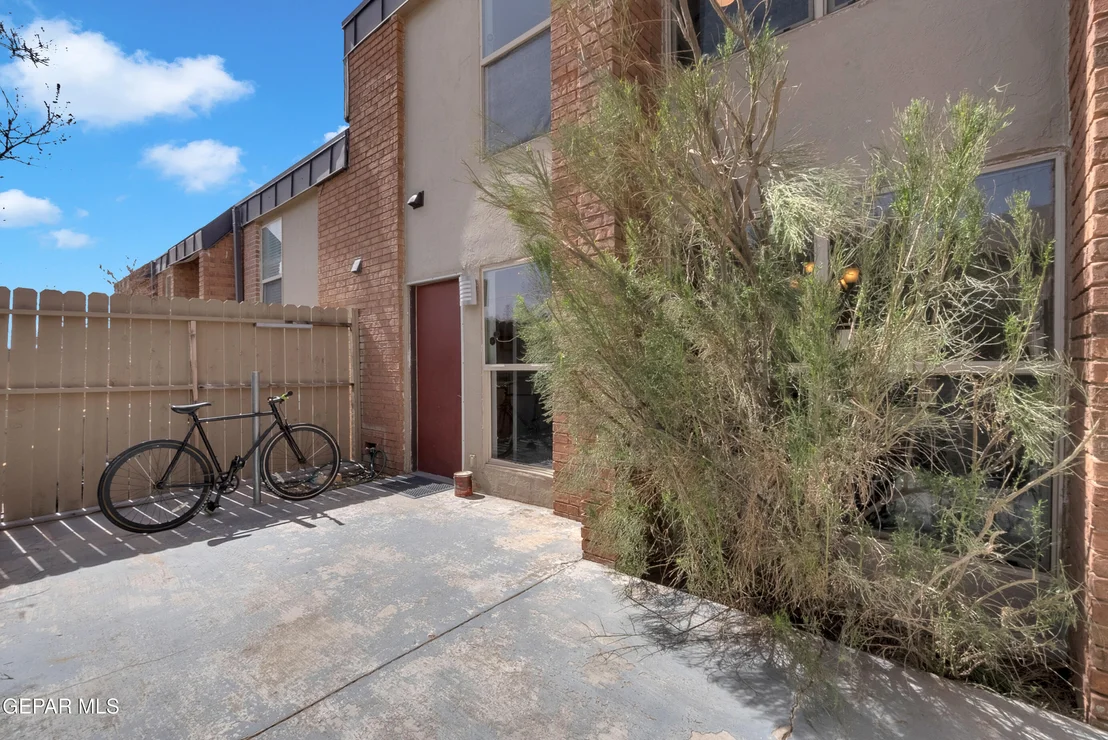 Photo of Unit T37 at 4433 STANTON Street