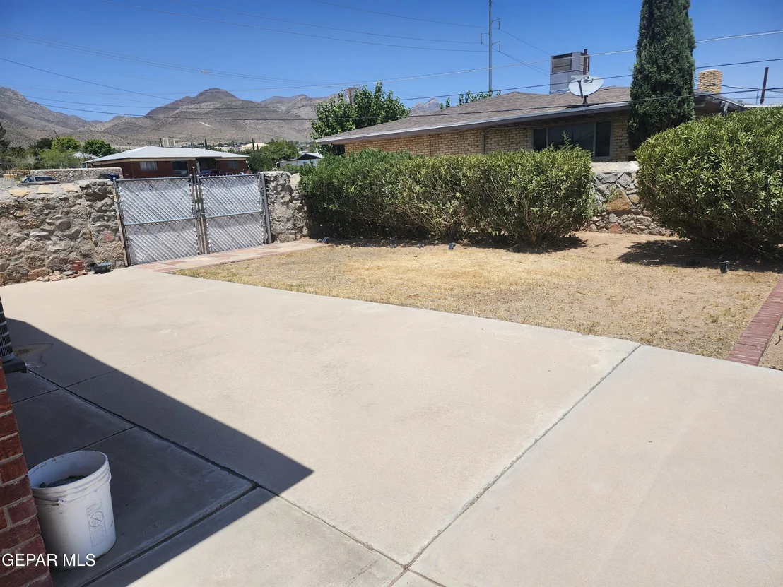 Photo of 8608 LEO Street