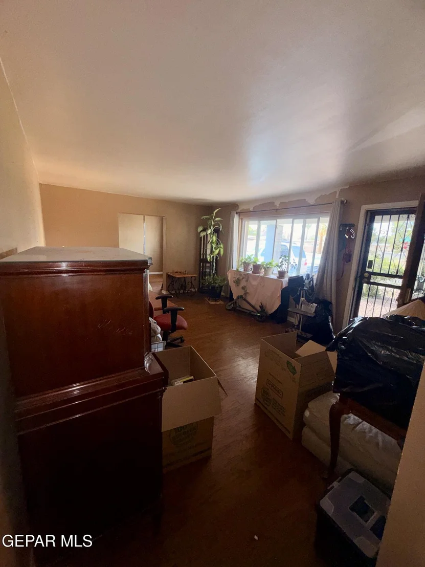 Photo of 8100 PARKLAND Drive