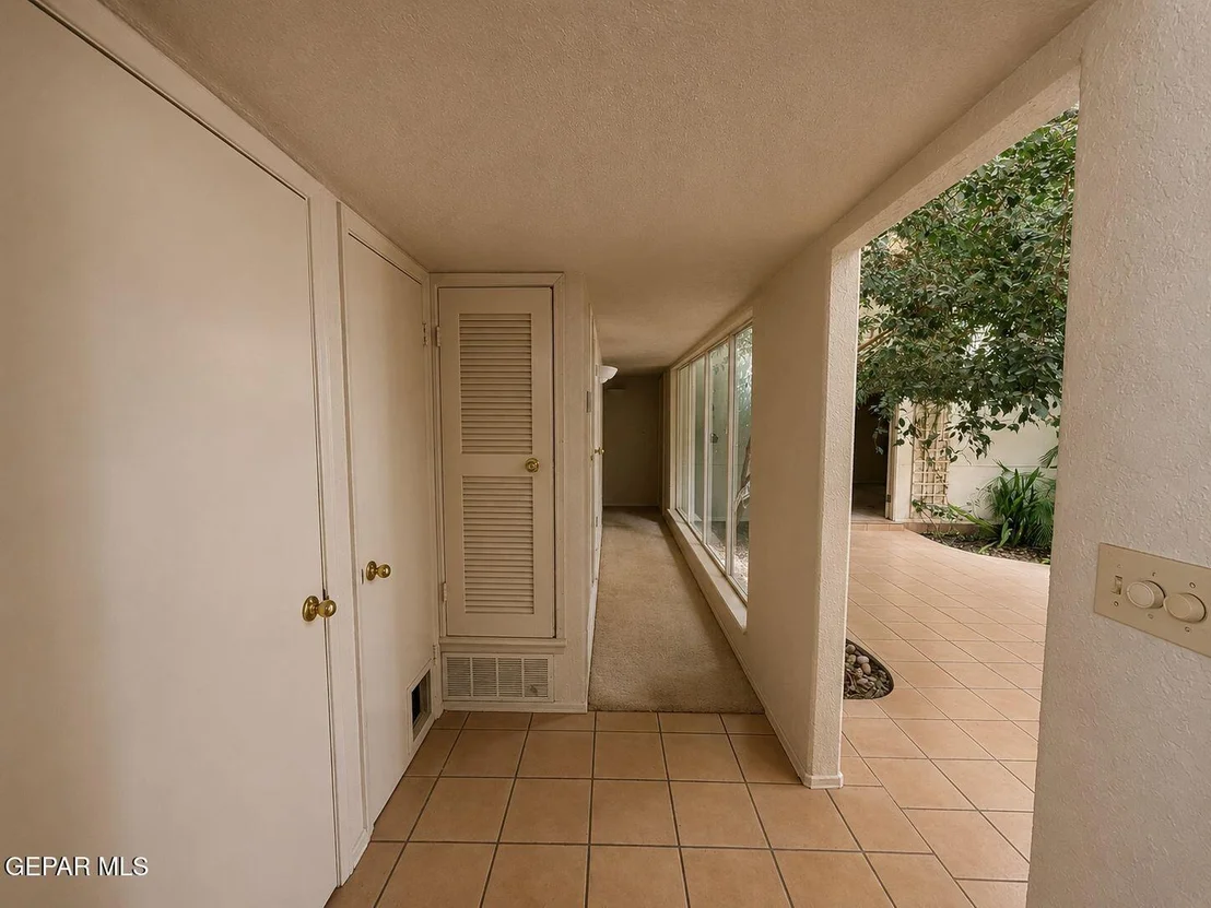 Photo of 6833 LA CADENA Drive