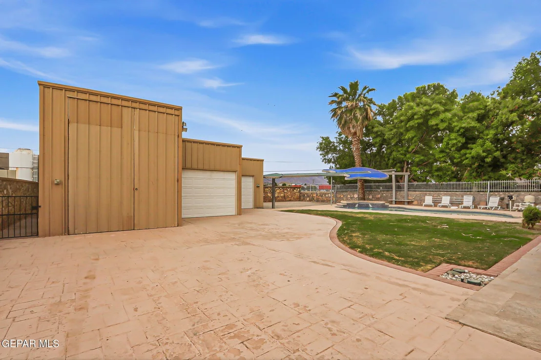 Photo of 6016 OLEASTER Drive
