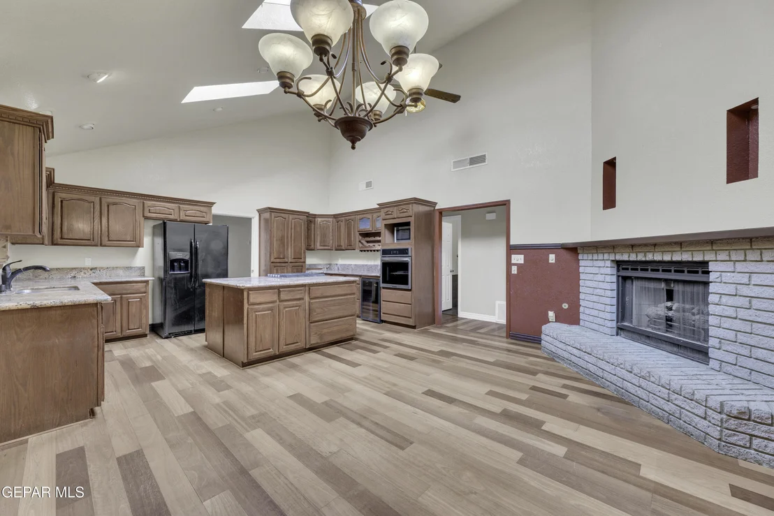 Photo of 2021 GREENLEE Drive